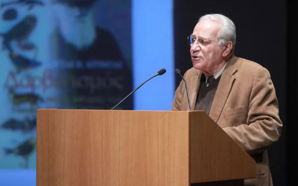 απεβίωσε-ο-ακαδημαϊκός-κωνσταντίνος-561320575