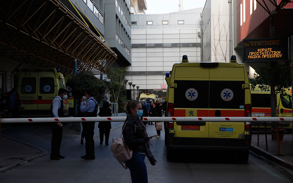 Κορωνοϊός: 2.781 νέα κρούσματα, 63 θάνατοι, 805 διασωληνωμένοι-4