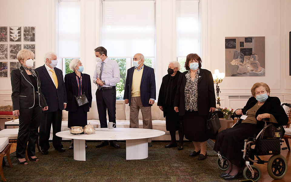 Κυρ. Μητσοτάκης: Μεγάλο το ρίσκο να είναι κανείς ανεμβολίαστος-1