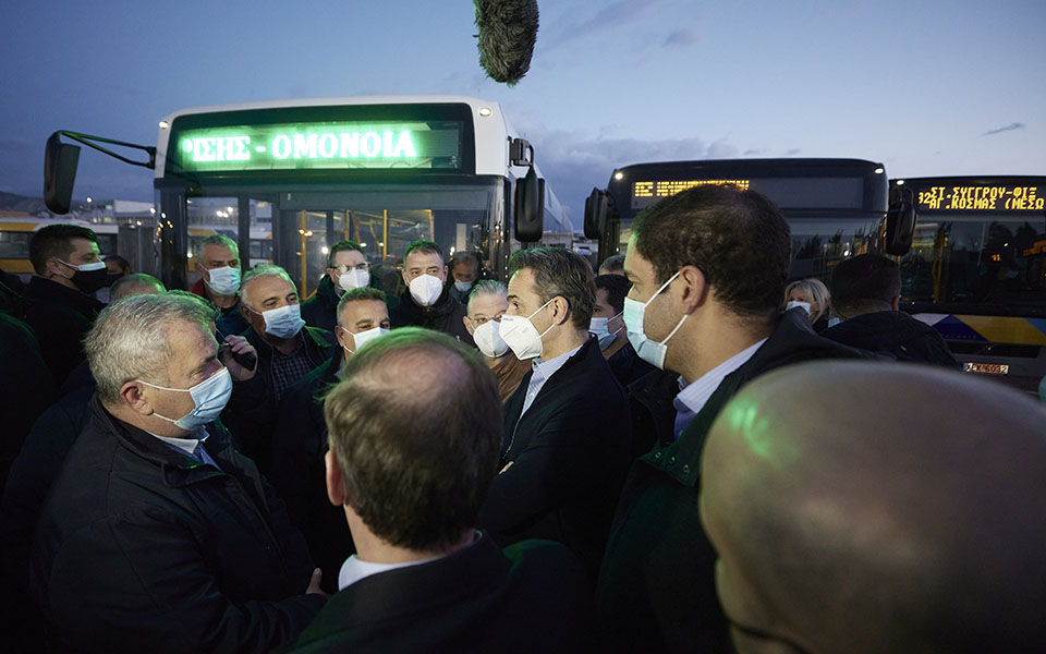 Στο αμαξοστάσιο της ΟΣΥ ο Κυριάκος Μητσοτάκης-3
