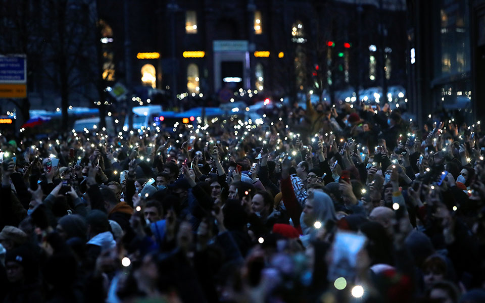 οηε-η-ζωή-του-ναβάλνι-διατρέχει-σοβαρ-561339421