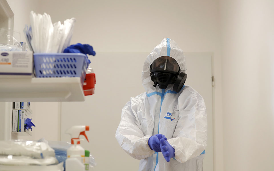 κορωνοϊός-το-10-των-20άρηδων-που-πέρασαν-covid-19-561334096