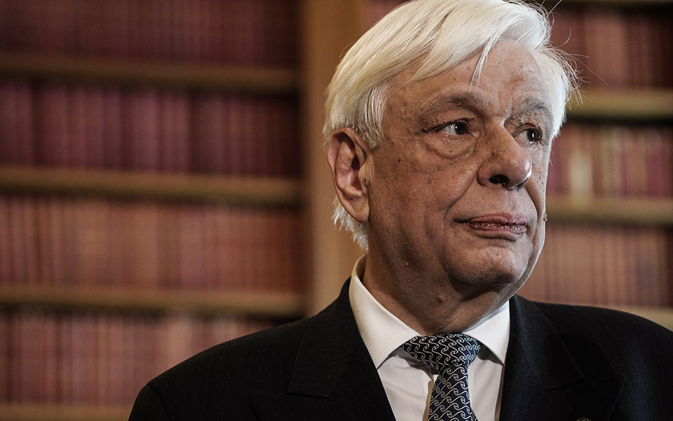 ένας-ατελής-έλεγχος-της-νομιμότητας-τ-561331651