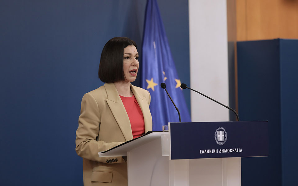 live-η-ενημέρωση-από-την-κυβερνητική-εκπρ-561331618