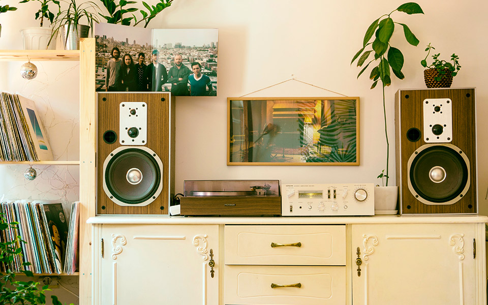 ιδέες-για-ρετρό-διακόσμηση-561346210