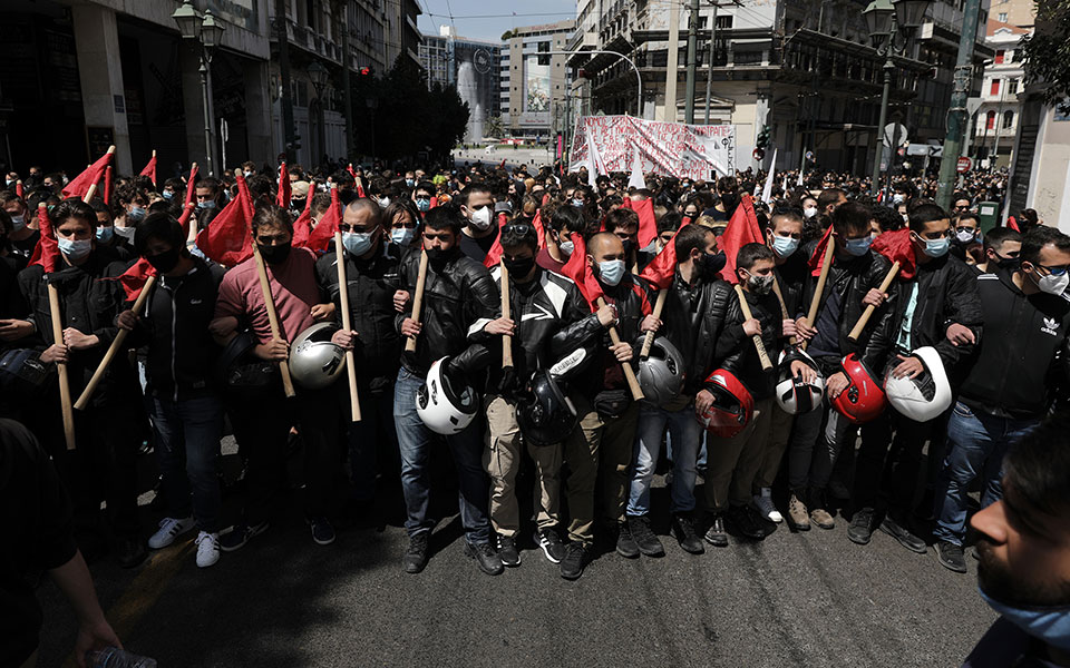 Πανεκπαιδευτικό συλλαλητήριο στο κέντρο της Αθήνας (φωτογραφίες)-1