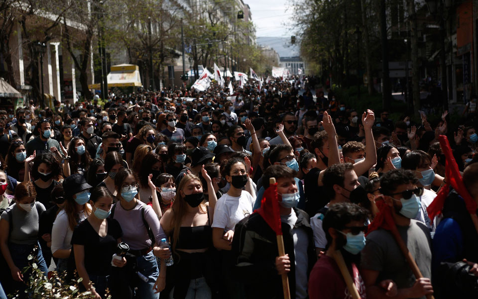 Πανεκπαιδευτικό συλλαλητήριο στο κέντρο της Αθήνας (φωτογραφίες)-3