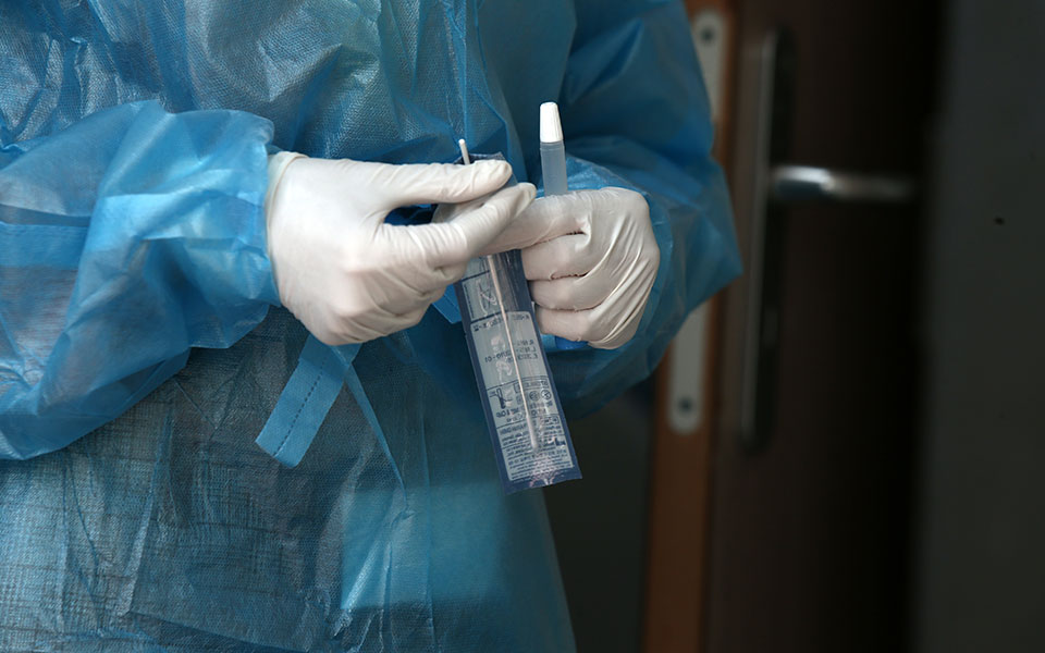 φοιτητές-της-ιατρικής-στη-μάχη-ανίχ-561330793