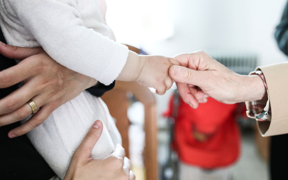 Επίσκεψη ΠτΔ στον Ξενώνα Γυναικών Θυμάτων Βίας: «Καμιά δεν πρέπει να περνά μόνη αυτό το μαρτύριο»-3