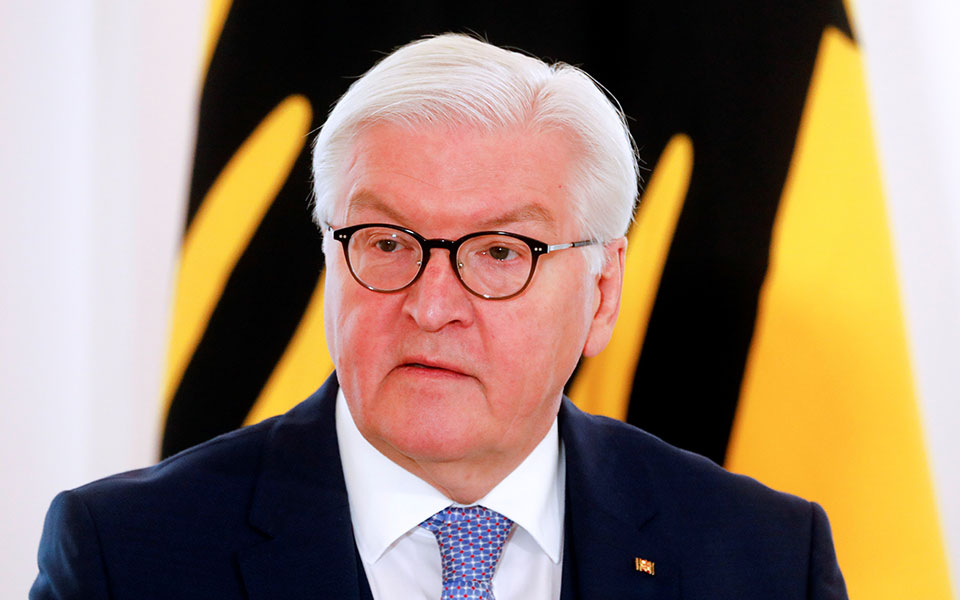 την-1η-δόση-του-εμβολίου-της-astrazeneca-έλαβε-ο-σ-561314467