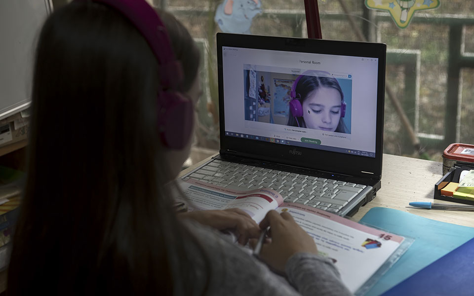 υποχρεωτική-η-τηλεκπαίδευση-για-τους-561331993