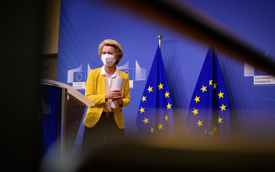 εμβολιάστηκε-η-πρόεδρος-της-κομισιόν-561332158