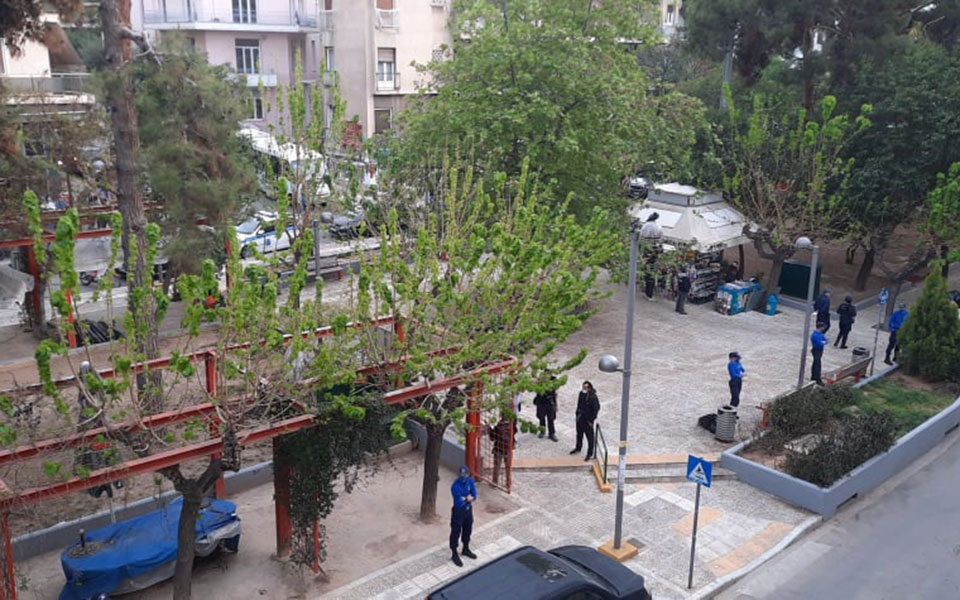 Αστυνομία στην Πλατεία Βαρνάβα – Κορωνοπάρτι στην Κυψέλη-1