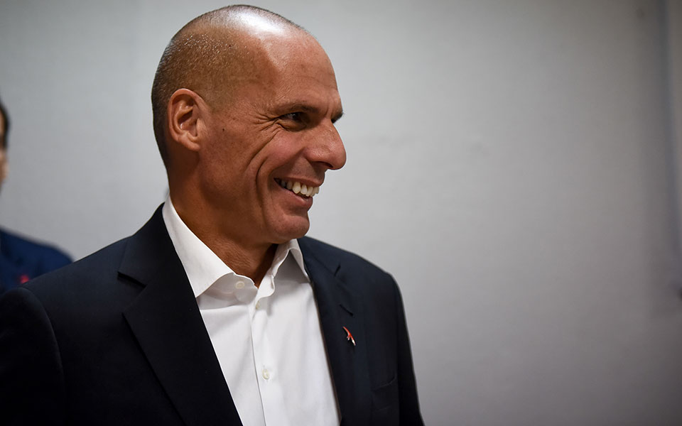 γ-βαρουφάκης-για-self-test-βάζετε-στις-πλάτες-561339136