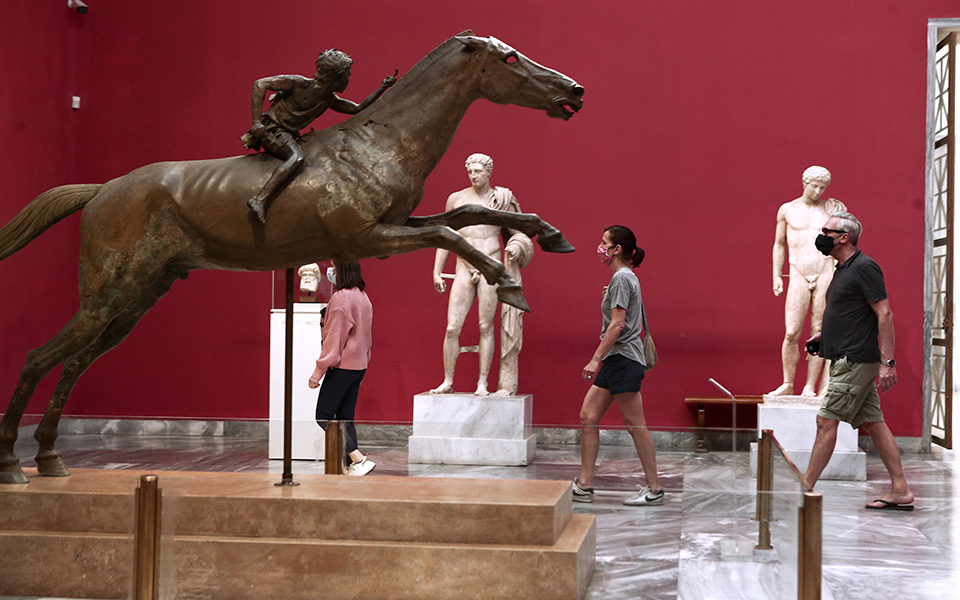 Ανοιξαν ξανά τα μουσεία (φωτογραφίες)-3