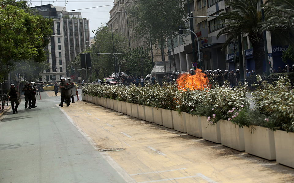 επεισόδια-στο-κέντρο-της-αθήνας-561353998