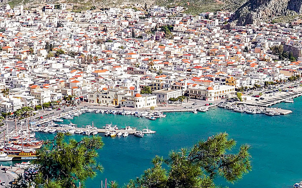 lockdown-κάλυμνος-αδειοι-δρόμοι-και-πλατεί-561353233