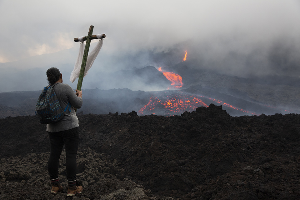 δεήσεις-561354355