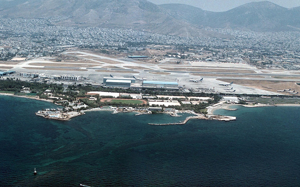 τουρισμός-σε-αναζήτηση-του-μέτρου-561373216