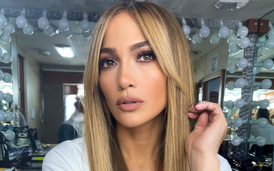 7-βήματα-για-να-αντιγράψετε-το-μακιγιάζ-561378598