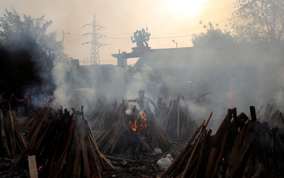 αγγιξαν-ξανά-τις-400-000-τα-κρούσματα-στην-ιν-561350644