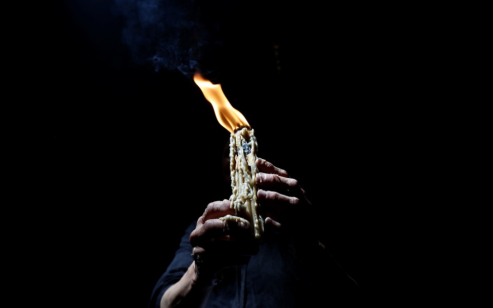 στην-ελλάδα-το-άγιο-φως-561350518