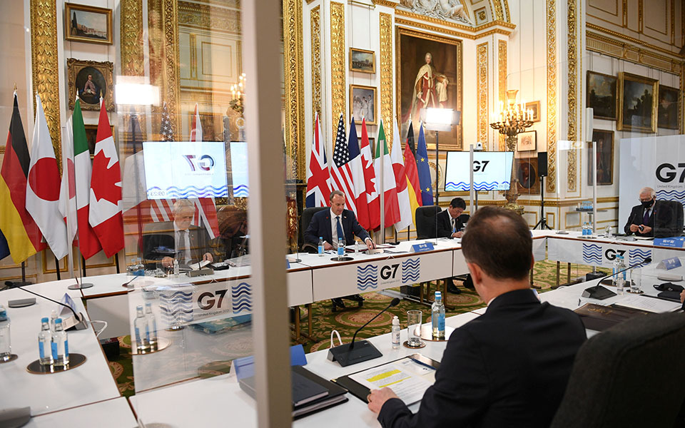 προ-των-πυλών-ο-ελάχιστος-εταιρικός-φό-561381052