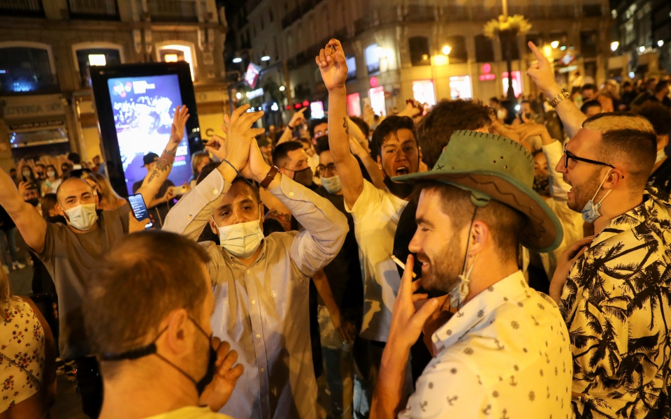 Ισπανία: Ολονύχτια πάρτι για το τέλος της κατάστασης έκτακτης ανάγκης (εικόνες)-3