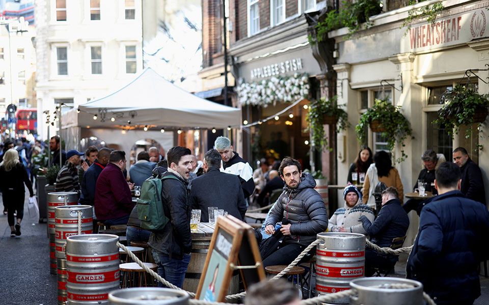 μηδέν-θάνατοι-από-κορωνοϊό-σε-αγγλία-σ-561358327