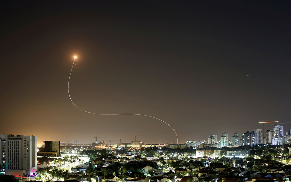 βίντεο-ντοκουμέντο-βροχή-από-ρουκέτε-561359719