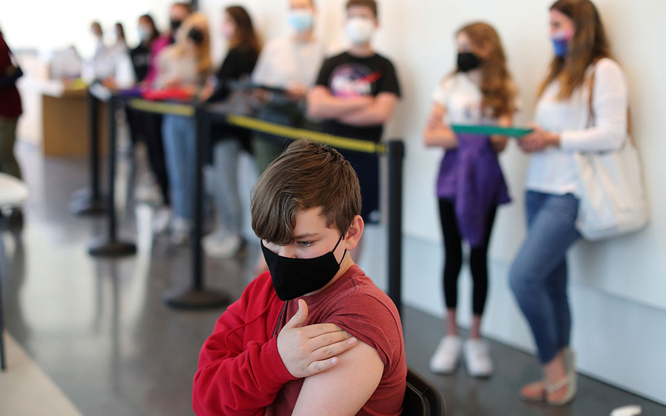 ηπα-στους-εφήβους-η-σκυτάλη-της-ανοσία-561363349