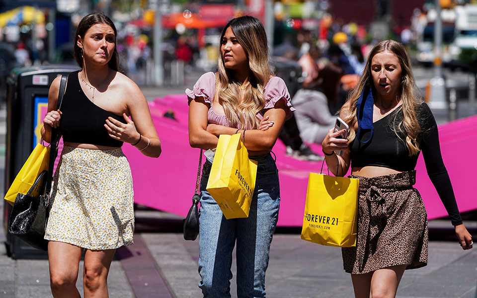 νέα-υόρκη-τέλος-η-μάσκα-σε-δημόσιους-χώ-561366574