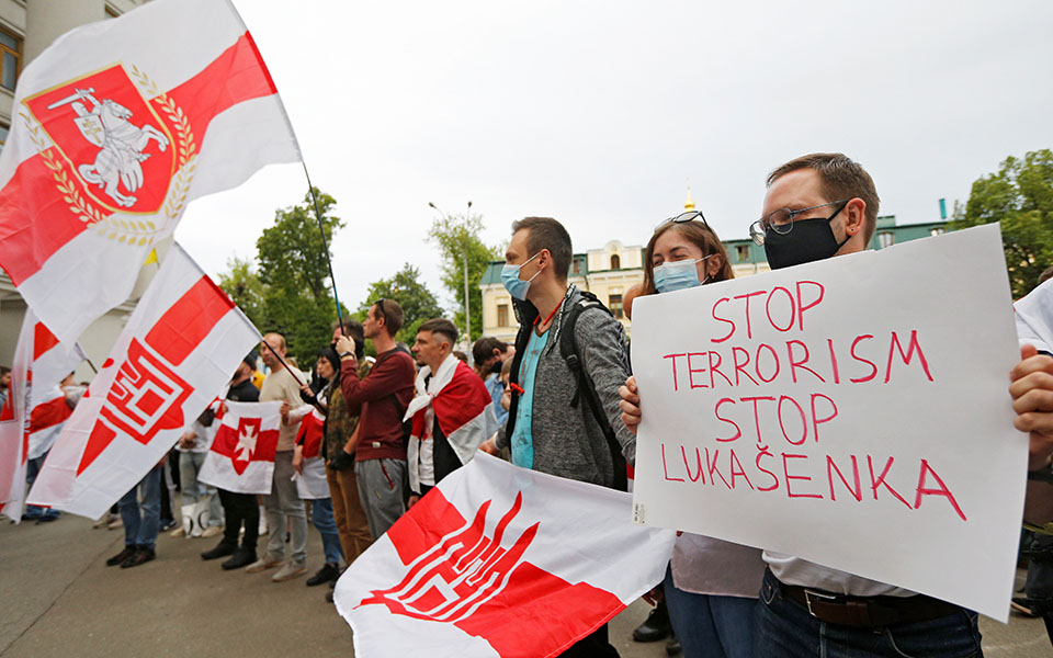 λευκορωσία-ο-λουκασένκο-απαγορεύει-τ-561374575