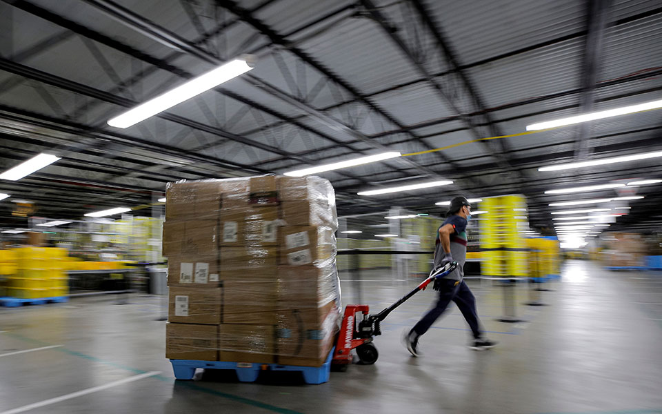 δίωξη-κατά-αmazon-για-κατάχρηση-δεσπόζουσ-561376117