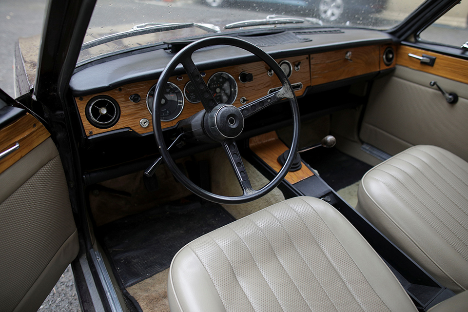 Στη Ρουμανία παρέμεινε το πολυτελές αυτοκίνητο που είχε δωρίσει ο Σάχης στον Τσαουσέσκου-1