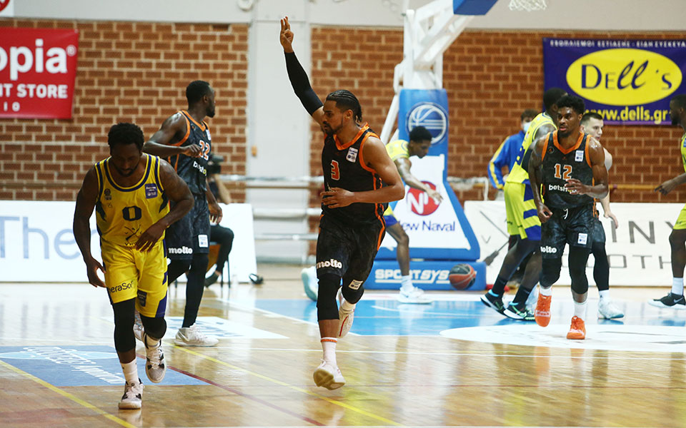 μεγάλες-μάχες-στο-μπάσκετ-561370963