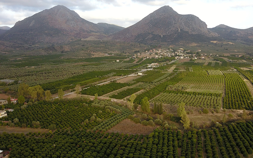 η-εθνικοποίηση-της-γης-το-1821-561372946