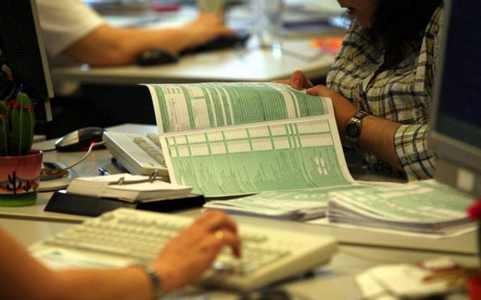 Φορολογικές δηλώσεις: Οι εννέα νέοι κωδικοί στο Ε1 για λιγότερο φόρο φέτος-1