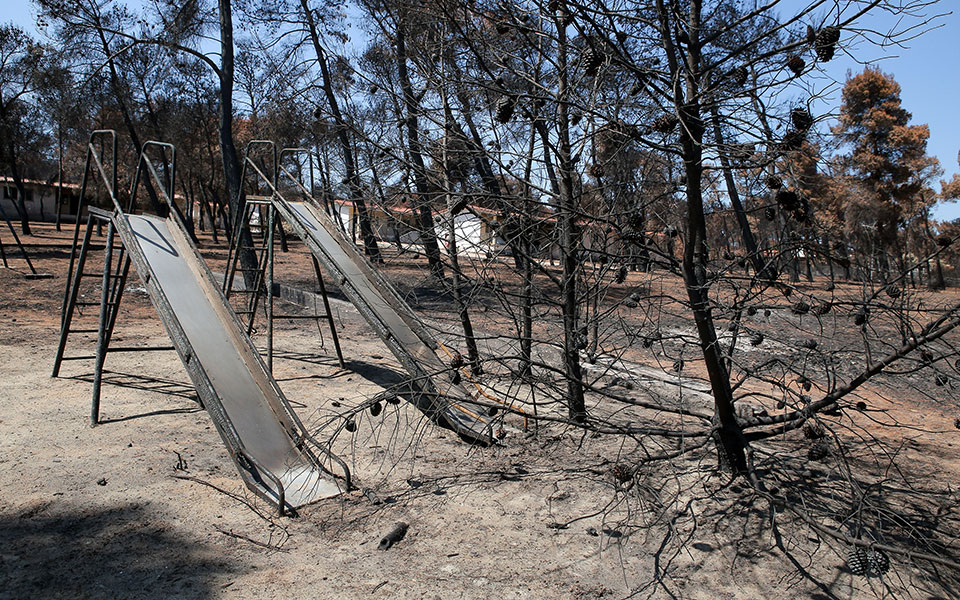 πυρκαγιά-στο-μάτι-aποπομπή-του-αρχηγού-561358102