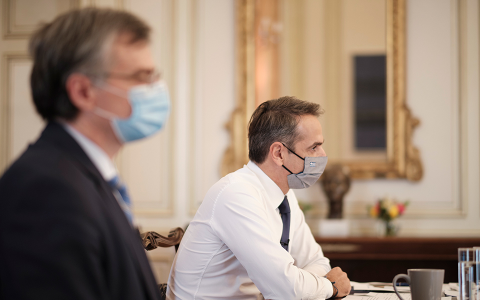 κορωνοϊός-μηνύματα-μητσοτάκη-και-τσι-561366115