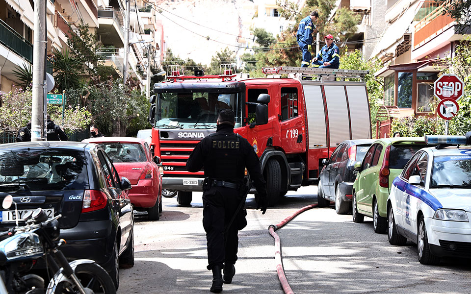 πυρκαγιά-σε-εγκαταλελειμμένο-κτίριο-561380698