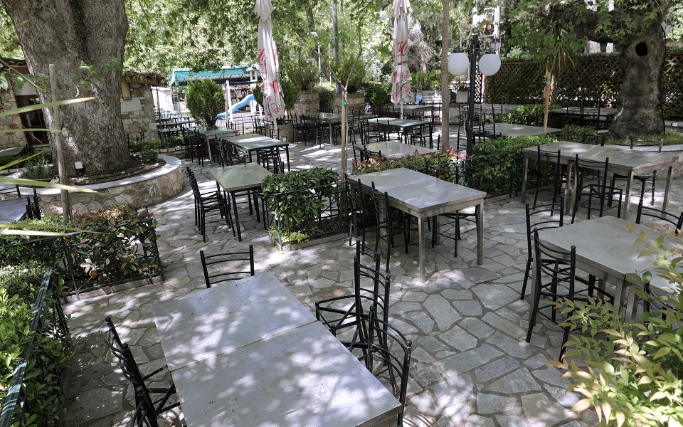 Πυρετώδεις προετοιμασίες για την επαναλειτουργία της εστίασης-1
