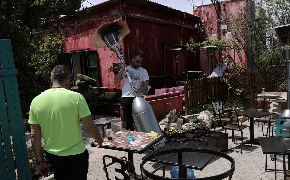 Πυρετώδεις προετοιμασίες για την επαναλειτουργία της εστίασης-2