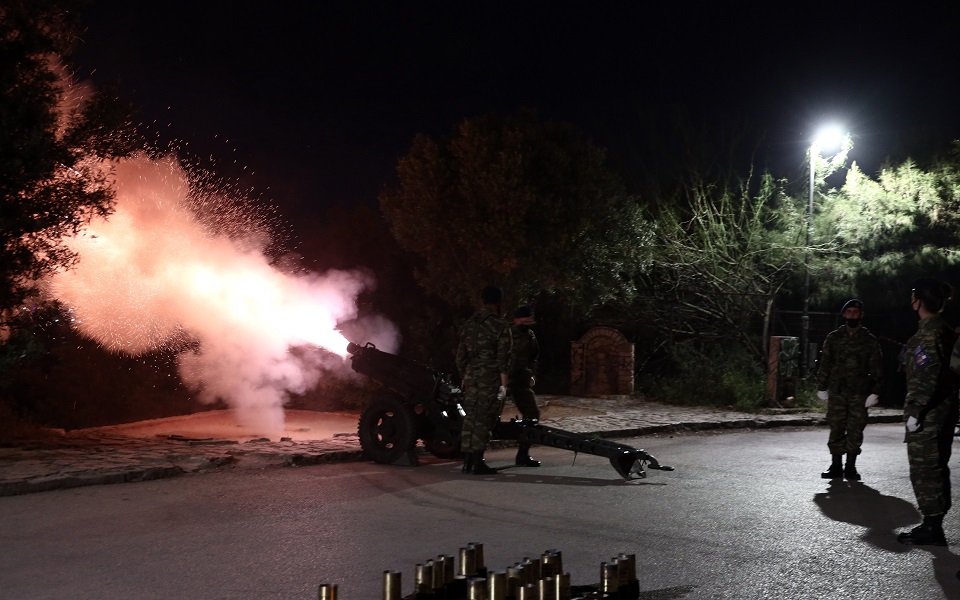 αγία-παρασκευή-δύο-στρατιωτικοί-συνε-561350773