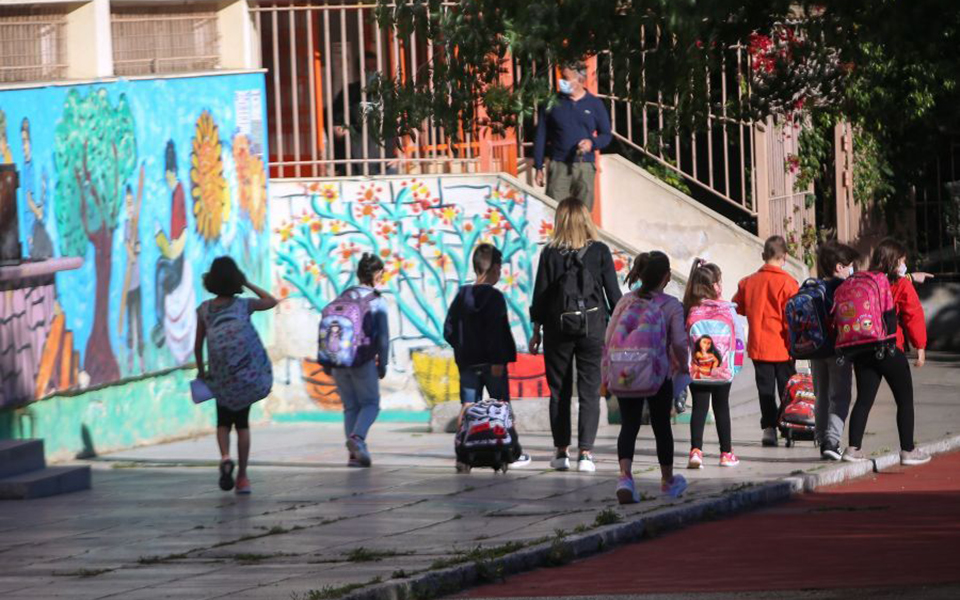 σχολεία-επιχείρηση-πρώτο-κουδούνι-561358030