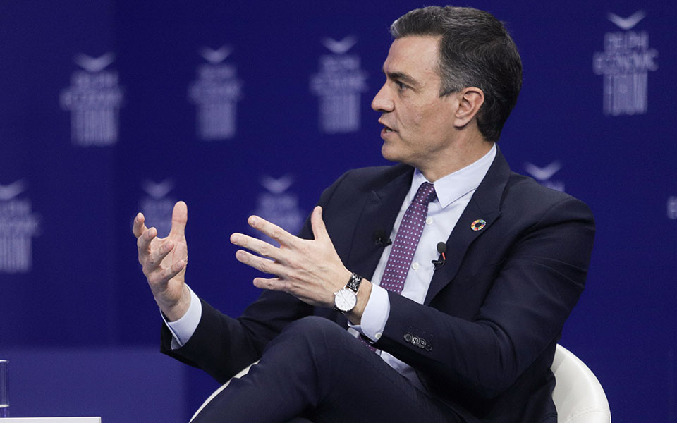 Εύσημα Σάντσεθ στον Μητσοτάκη για τις πατέντες εμβολίων-2