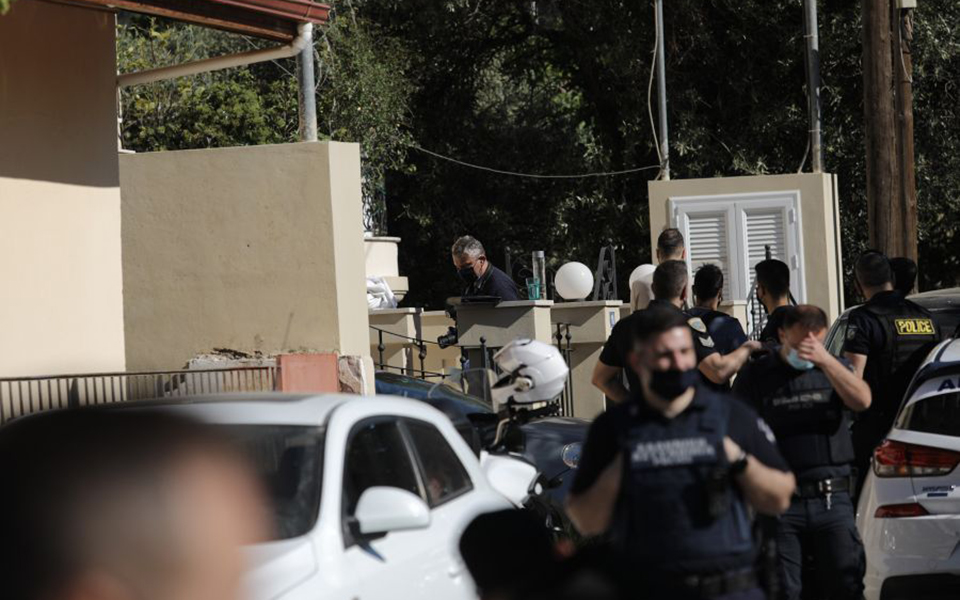 έγκλημα-στα-γλυκά-νερά-αναζητούν-το-α-561360232