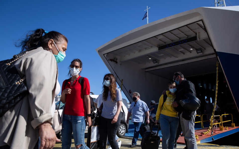 Τίτλοι τέλους στο lockdown με απόβαση στα νησιά-1