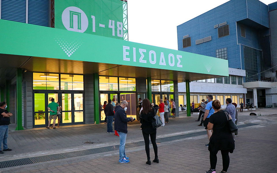 εμβολιασμοί-σπάει-το-φράγμα-των-2-εκατ-561380752