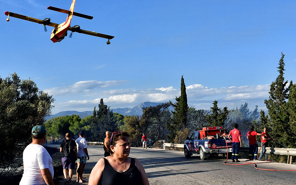 εκτακτη-σύσκεψη-στην-πολιτική-προστα-561381010